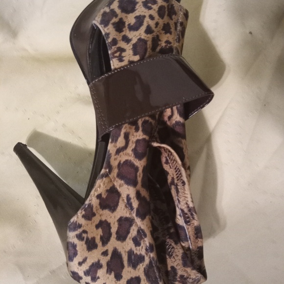 Slip on high heels size 10 Animal Print - Picture 4 of 8